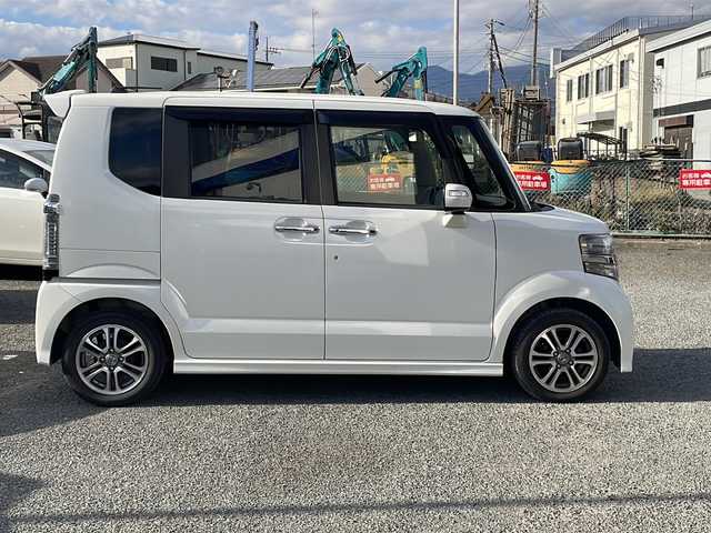 ホンダ Ｎ ＢＯＸ カスタム G Lパッケージ 神奈川県 2015(平27)年 8万km プレミアムホワイトパールⅡ (株)IDOMが運営する【じしゃロン秦野店】の自社ローン対象車両になります。こちらは現金ご利用時の価格です。自社ローンご希望の方は別途その旨お申付け下さい。//メモリナビ//ワンセグテレビ//バックカメラ//プッシュスタート//片側パワースライドドア