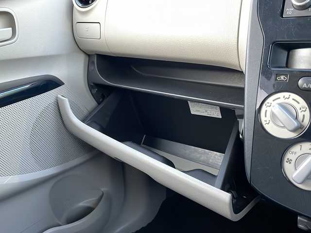 日産 デイズ J 青森県 2015(平27)年 5.7万km クールシルバー 純正オーディオ/エマージェンシーブレーキ/踏み間違え防止装置/横滑り防止装置/ブレーキアシスト/ETC/オートレベリング機能/純正フロアマット/ドアバイザー/リモコンキー