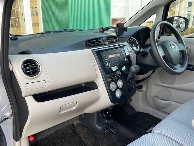 日産 デイズ J 青森県 2015(平27)年 5.7万km クールシルバー 純正オーディオ/エマージェンシーブレーキ/踏み間違え防止装置/横滑り防止装置/ブレーキアシスト/ETC/オートレベリング機能/純正フロアマット/ドアバイザー/リモコンキー