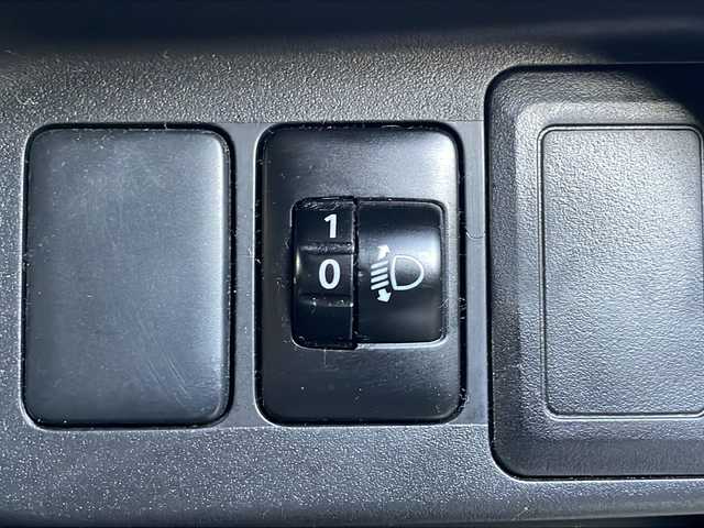 日産 デイズ J 青森県 2015(平27)年 5.7万km クールシルバー 純正オーディオ/エマージェンシーブレーキ/踏み間違え防止装置/横滑り防止装置/ブレーキアシスト/ETC/オートレベリング機能/純正フロアマット/ドアバイザー/リモコンキー