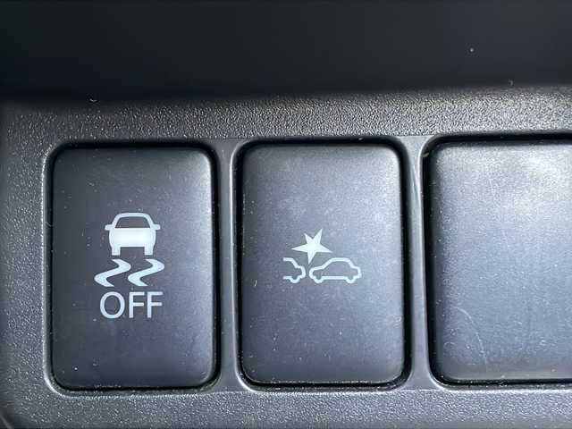 日産 デイズ J 青森県 2015(平27)年 5.7万km クールシルバー 純正オーディオ/エマージェンシーブレーキ/踏み間違え防止装置/横滑り防止装置/ブレーキアシスト/ETC/オートレベリング機能/純正フロアマット/ドアバイザー/リモコンキー