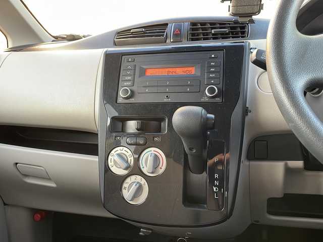 日産 デイズ J 青森県 2015(平27)年 5.7万km クールシルバー 純正オーディオ/エマージェンシーブレーキ/踏み間違え防止装置/横滑り防止装置/ブレーキアシスト/ETC/オートレベリング機能/純正フロアマット/ドアバイザー/リモコンキー