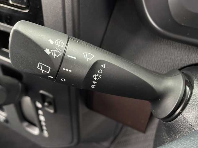 トヨタ ルーミー X S 岩手県 2019(平31)年 5.5万km ブライトシルバーM 純正SDナビ/AM/FM/CD/DVD/Bluetooth/フルセグTV/純正オーディオ/バックカメラ/ETC/ドライブレコーダー/横滑り防止装置/アイドリングストップ/シートヒーター/オートライト/オートハイビーム/フォグランプ/スマートキー/プッシュスタート/電動格納ミラー/社外14インチAW/純正フロアマット/純正ドアバイザー