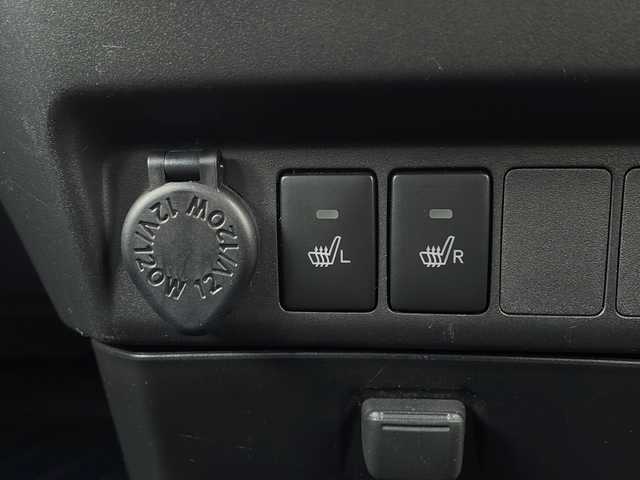 トヨタ ルーミー X S 岩手県 2019(平31)年 5.5万km ブライトシルバーM 純正SDナビ/AM/FM/CD/DVD/Bluetooth/フルセグTV/純正オーディオ/バックカメラ/ETC/ドライブレコーダー/横滑り防止装置/アイドリングストップ/シートヒーター/オートライト/オートハイビーム/フォグランプ/スマートキー/プッシュスタート/電動格納ミラー/社外14インチAW/純正フロアマット/純正ドアバイザー