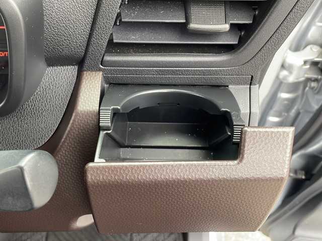 トヨタ ルーミー X S 岩手県 2019(平31)年 5.5万km ブライトシルバーM 純正SDナビ/AM/FM/CD/DVD/Bluetooth/フルセグTV/純正オーディオ/バックカメラ/ETC/ドライブレコーダー/横滑り防止装置/アイドリングストップ/シートヒーター/オートライト/オートハイビーム/フォグランプ/スマートキー/プッシュスタート/電動格納ミラー/社外14インチAW/純正フロアマット/純正ドアバイザー