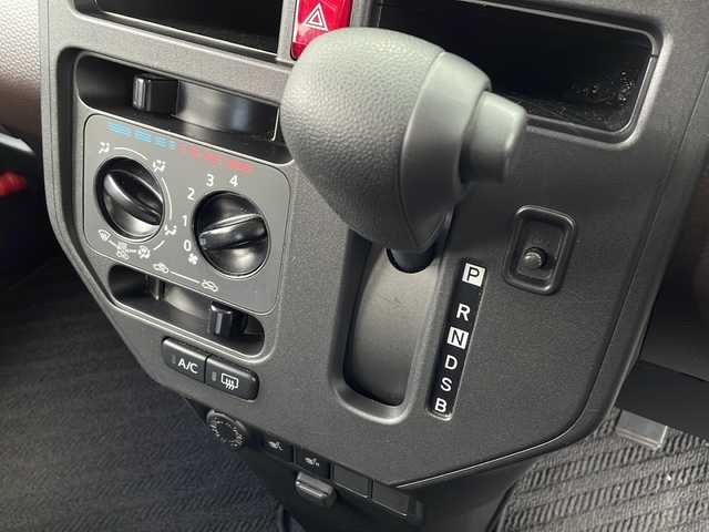 トヨタ ルーミー X S 岩手県 2019(平31)年 5.5万km ブライトシルバーM 純正SDナビ/AM/FM/CD/DVD/Bluetooth/フルセグTV/純正オーディオ/バックカメラ/ETC/ドライブレコーダー/横滑り防止装置/アイドリングストップ/シートヒーター/オートライト/オートハイビーム/フォグランプ/スマートキー/プッシュスタート/電動格納ミラー/社外14インチAW/純正フロアマット/純正ドアバイザー