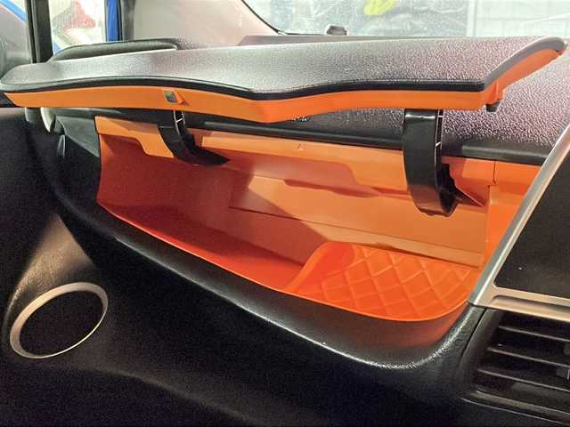 トヨタ シエンタ G 静岡県 2016(平28)年 6.9万km コバルトブルーメタリック /社外ナビ/地デジTV//社外CD/DVD/Bluetooth//バックカメラ//両側パワースライドドア//セーフティセンス//オートハイビーム//レーンキープアシスト//社外15インチAW//LEDヘッドライト//スマートキー//ETC