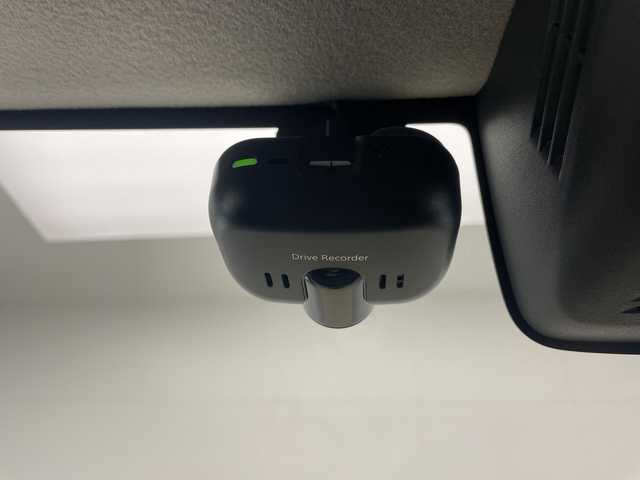 スズキ ジムニー XC 宮崎県 2019(令1)年 7万km シフォンアイボリーM 禁煙車/衝突被害軽減ブレーキ/純正8型ナビTV/（CN-RZ843/CD/DVD/Bluetooth/フルセグTV)/純正バックカメラ/純正LEDオートライト/純正フォグ/純正16インチアルミ/純正ラバーマット/クルーズコントロール/ダウンヒルアシストコントロール/オートマチックハイビーム/レーンディパーチャーアラート/前席シートヒーター/オートエアコン/ウインカードアミラー/本革巻ハンドル/スマートキー/プッシュエンジンスタート/スペアキー/新車時保証書/取扱い説明書