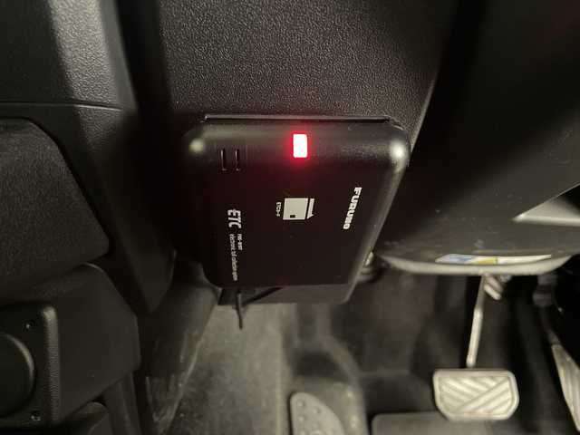 スズキ ジムニー XC 宮崎県 2019(令1)年 7万km シフォンアイボリーM 禁煙車/衝突被害軽減ブレーキ/純正8型ナビTV/（CN-RZ843/CD/DVD/Bluetooth/フルセグTV)/純正バックカメラ/純正LEDオートライト/純正フォグ/純正16インチアルミ/純正ラバーマット/クルーズコントロール/ダウンヒルアシストコントロール/オートマチックハイビーム/レーンディパーチャーアラート/前席シートヒーター/オートエアコン/ウインカードアミラー/本革巻ハンドル/スマートキー/プッシュエンジンスタート/スペアキー/新車時保証書/取扱い説明書