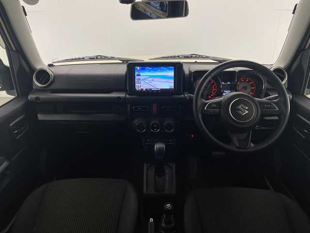 スズキ ジムニー XC 宮崎県 2019(令1)年 7万km シフォンアイボリーM 禁煙車/衝突被害軽減ブレーキ/純正8型ナビTV/（CN-RZ843/CD/DVD/Bluetooth/フルセグTV)/純正バックカメラ/純正LEDオートライト/純正フォグ/純正16インチアルミ/純正ラバーマット/クルーズコントロール/ダウンヒルアシストコントロール/オートマチックハイビーム/レーンディパーチャーアラート/前席シートヒーター/オートエアコン/ウインカードアミラー/本革巻ハンドル/スマートキー/プッシュエンジンスタート/スペアキー/新車時保証書/取扱い説明書