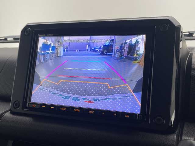 スズキ ジムニー XC 宮崎県 2019(令1)年 7万km シフォンアイボリーM 禁煙車/衝突被害軽減ブレーキ/純正8型ナビTV/（CN-RZ843/CD/DVD/Bluetooth/フルセグTV)/純正バックカメラ/純正LEDオートライト/純正フォグ/純正16インチアルミ/純正ラバーマット/クルーズコントロール/ダウンヒルアシストコントロール/オートマチックハイビーム/レーンディパーチャーアラート/前席シートヒーター/オートエアコン/ウインカードアミラー/本革巻ハンドル/スマートキー/プッシュエンジンスタート/スペアキー/新車時保証書/取扱い説明書