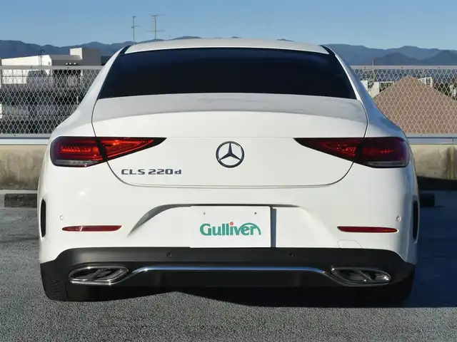 メルセデス・ベンツ ＣＬＳ２２０ｄ スポーツ エクスクルーシブPKG 神奈川県 2018(平30)年 4万km ポーラホワイト  スポーツエクスクルーシブパッケージ /サンルーフ/パヒュームアトマイザー/Burmesterサラウンドサウンドシステム13スピーカー/ナッパ革シート/：レッド/ブラックツートン/：前席パワーシート/：前席シートヒーター/ベンチレーション/：リアシートシートヒーター/マルチビームLEDヘッドランプ/ハイビームアシスト/社外デジタルミラー型ドライブレコーダー/革巻きステアリングホイール/：パドルシフト/12.3インチコックピットディスプレイ/コマンドシステム/メルデセスミーコネクト/：地デジ/：Bluetooth/：USB連動/全周囲カメラ/レーダーセーフティーパッケージ/：ディスタンスアシストディストロニック/：ステアリングアシスト（レーンチェンジアシスト）/：ブラインドスポットモニター/：レーンキープ/：ブレーキアシスト/：サインアシスト/ヘッドアップディスプレイ/電動ーリアゲート/スマートキー2個/ーーーーーーーーーーーーーー/保証書/取説/記録簿R1.2.3.4.5.6