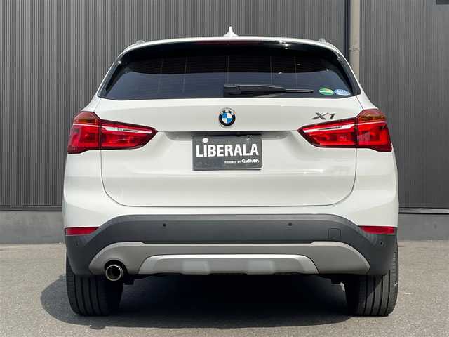 ＢＭＷ Ｘ１ sDrive 18i Xライン 香川県 2016(平28)年 12.2万km アルピンホワイトⅢ ワンオーナー/スマートキー/衝突軽減/レーンアシスト/保証書/取扱説明書/アイドリングストップ/純正ナビ/cd/dvd/bt/usb/aux/フルセグTV/バックカメラ/パワーシート/シートヒーター/ブラックレザーシート/サンルーフ/パワーバックドア/純正18インチアルミ/コーナーセンサー/フォグランプ/ウィンカーミラー/ルーフレール/オートライト/オートワイパー/革巻きステアリング