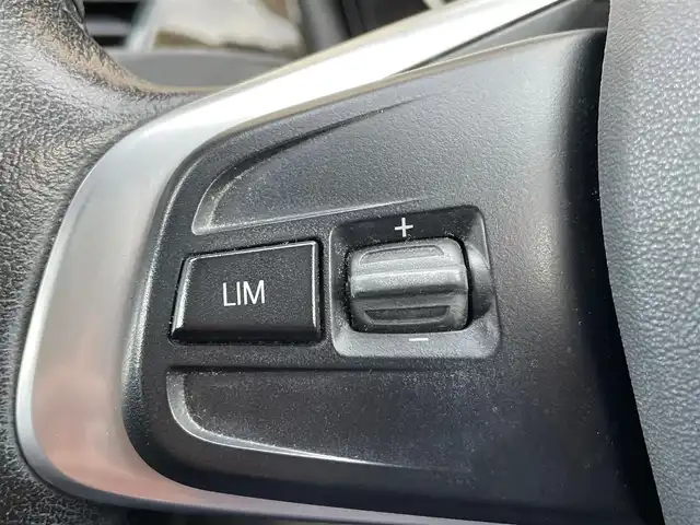 ＢＭＷ Ｘ１ sDrive 18i Xライン 香川県 2016(平28)年 12.2万km アルピンホワイトⅢ ワンオーナー/スマートキー/衝突軽減/レーンアシスト/保証書/取扱説明書/アイドリングストップ/純正ナビ/cd/dvd/bt/usb/aux/フルセグTV/バックカメラ/パワーシート/シートヒーター/ブラックレザーシート/サンルーフ/パワーバックドア/純正18インチアルミ/コーナーセンサー/フォグランプ/ウィンカーミラー/ルーフレール/オートライト/オートワイパー/革巻きステアリング