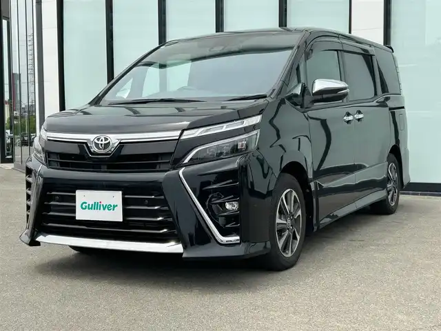 トヨタ ヴォクシー ZS 煌Ⅱ 大阪府 2020(令2)年 1.9万km ブラック 純正１０インチナビ/  フルセグTV/CD/DVD/Bluetooth/USB/バックモニター/衝突軽減ブレーキ/横滑り防止装置/コーナーセンサー/両側パワースライドドア/クルーズコントロール/ステアリングスイッチ/アイドリングストップ/ドライブレコーダー/オートマチックハイビーム/ハーフレザーシート/純正16インチアルミホイール/プッシュスタート/スマートキー/ＥＴＣ/ＬＥＤライト