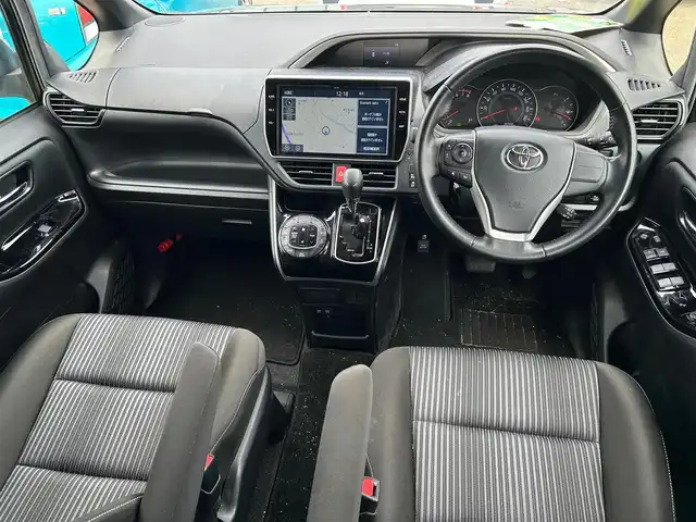 トヨタ ヴォクシー ZS 煌Ⅱ 大阪府 2020(令2)年 1.9万km ブラック 純正１０インチナビ/  フルセグTV/CD/DVD/Bluetooth/USB/バックモニター/衝突軽減ブレーキ/横滑り防止装置/コーナーセンサー/両側パワースライドドア/クルーズコントロール/ステアリングスイッチ/アイドリングストップ/ドライブレコーダー/オートマチックハイビーム/ハーフレザーシート/純正16インチアルミホイール/プッシュスタート/スマートキー/ＥＴＣ/ＬＥＤライト
