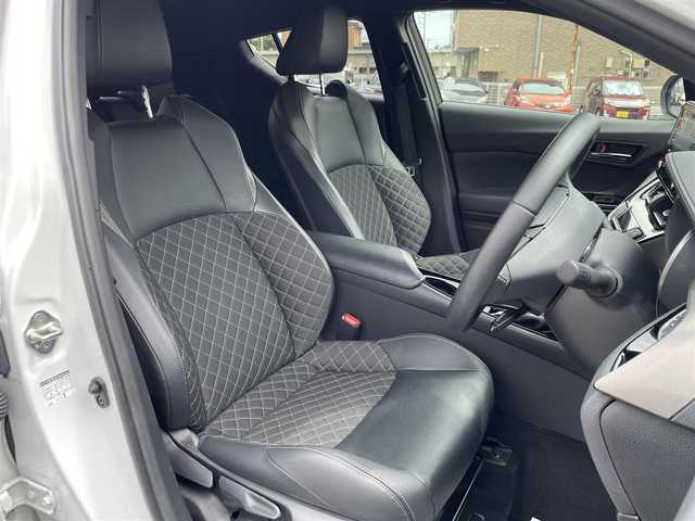 トヨタ Ｃ－ＨＲ G 群馬県 2023(令5)年 2.5万km パール ワンオーナー/純正ディスプレイオーディオ/全方位カメラ/ビルトインETC2.0/ドラレコ前後/クルーズコントロール(追従走行あり)/横滑り防止装置/Bluetooth/オートライト/オートマチックハイビーム/シートヒーター(D+N席)/LEDヘッドライト/スマートキー/純正アルミホイール/純正フロアマット/コーナーセンサー前後/USB入力端子/プッシュスタート/保証書/取扱説明書