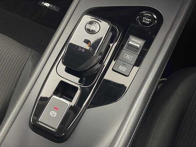 日産 ノート X 栃木県 2021(令3)年 2.2万km ピュアホワイトパール e-POWER/純正メモリーナビ/・AM/FM/フルセグ/BT/HDMI/AndroidAuto/エマージェンシーブレーキ/ブラインドスポットモニター/ふらつき警報/アラウンドビューモニター/デジタルインナーミラー/オートハイビーム/純正前側ドライブレコーダー/電動パーキング/ビルトインETC/ワイヤレス充電/ステアリングスイッチ/純正マット/ドアバイザー