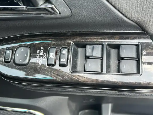 トヨタ ヴェルファイア ハイブリット ZR 山形県 2014(平26)年 11.5万km ホワイトパールクリスタルシャイン 社外ナビ/Bluetooth/USB/HDMI/フルセグテレビ/モデリスタエアロ/フリップダウンモニター/前方ドライブレコーダー/クリアランスソナー/クルーズコントロール/両側パワースライドドア/ETC/D/N席シートヒーター /オットマン/HIDヘッドライト/オートライト/プッシュスタート /スマートキー