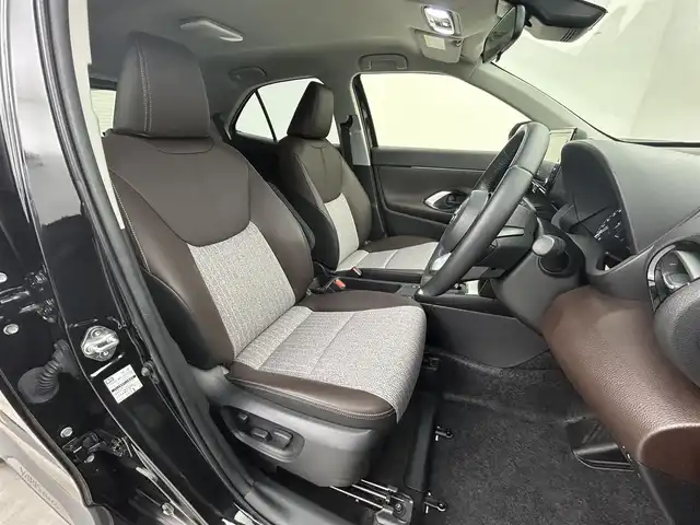 トヨタ ヤリスクロス Z 群馬県 2022(令4)年 1.2万km ブラックマイカ 純正ディスプレイオーディオ　バックカメラ　レーダークルーズコントロール　ＬＥＤ　ＡＨＢ　シートヒーター　純正１８インチＡＷ　ステアリングリモコン　オートブレーキホールド　スマートキー　ＥＴＣ　禁煙車