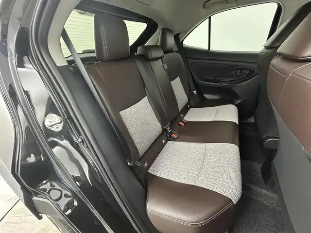 トヨタ ヤリスクロス Z 群馬県 2022(令4)年 1.2万km ブラックマイカ 純正ディスプレイオーディオ　バックカメラ　レーダークルーズコントロール　ＬＥＤ　ＡＨＢ　シートヒーター　純正１８インチＡＷ　ステアリングリモコン　オートブレーキホールド　スマートキー　ＥＴＣ　禁煙車