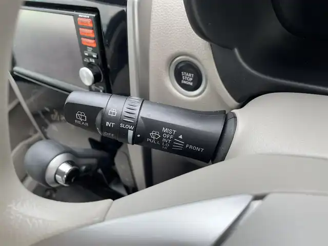 日産 デイズ X 島根県 2016(平28)年 5.4万km ホワイトパール 登録時走行距離53784km/純正ナビ/BT・CD・FM・AM/エマージェンシーブレーキ/全周囲カメラ/アイドリングストップ/前後ドライブレコーダー/純正フロアマット/社外14インチアルミホイール/ハロゲンライト/ドアバイザー/エンジンスタートボタン