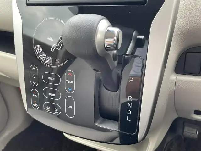 日産 デイズ X 島根県 2016(平28)年 5.4万km ホワイトパール 登録時走行距離53784km/純正ナビ/BT・CD・FM・AM/エマージェンシーブレーキ/全周囲カメラ/アイドリングストップ/前後ドライブレコーダー/純正フロアマット/社外14インチアルミホイール/ハロゲンライト/ドアバイザー/エンジンスタートボタン