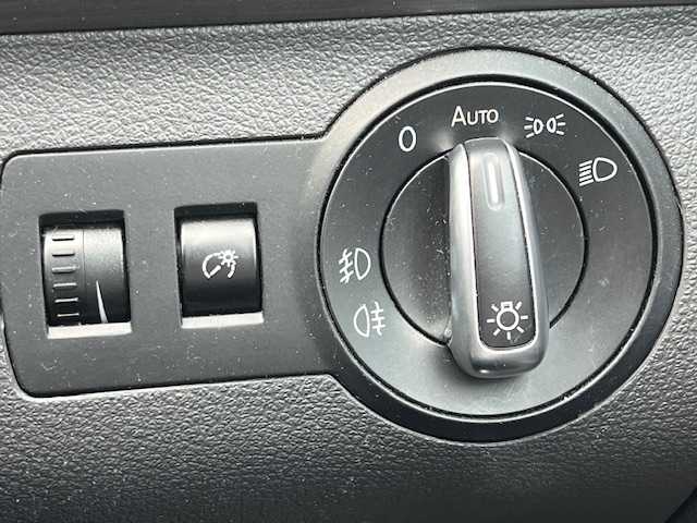フォルクスワーゲン ゴルフ トゥーラン クロストゥーラン 茨城県 2014(平26)年 9.8万km 黒 純正ナビ/-BT/AM/FM/CD/DVD /ドライブレコーダー　/バックカメラ　/ガラスルーフ　/ＥＴＣ /ルーフレール /サイドエアバッグ /Wエアバッグ /16インチBSJアルミホイール /純正フロアマット /スペアキー /ISOFIX /オートエアコン/サマータイヤ4本詰め込みあり/パワーウィンドウ/パワーステアリング