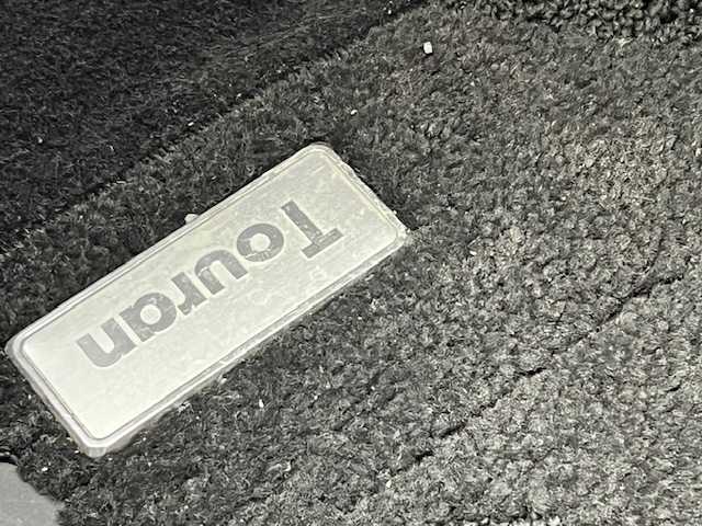 フォルクスワーゲン ゴルフ トゥーラン クロストゥーラン 茨城県 2014(平26)年 9.8万km 黒 純正ナビ/-BT/AM/FM/CD/DVD /ドライブレコーダー　/バックカメラ　/ガラスルーフ　/ＥＴＣ /ルーフレール /サイドエアバッグ /Wエアバッグ /16インチBSJアルミホイール /純正フロアマット /スペアキー /ISOFIX /オートエアコン/サマータイヤ4本詰め込みあり/パワーウィンドウ/パワーステアリング