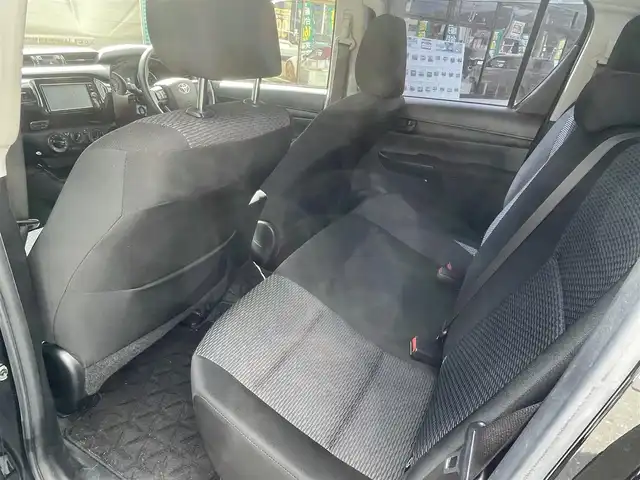 トヨタ ハイラックス X 長野県 2018(平30)年 6万km アティチュードブラックマイカ バックカメラ/ステアリングハンドル/純正ETC/純正フロアマット/布系シート/エアロパーツ　リア/社外18インチAW/盗難防止装置/Wエアバック/ドアバイザー/エコモード/パワーモード/保証書/取扱説明書