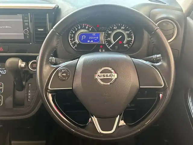 日産 デイズ ルークス HWS X Vセレクション 埼玉県 2017(平29)年 5.6万km プレミアムパープルP インテリジェントエマージェンシーブレーキ/純正SDナビ/　　DVD/フルセグTV/Bluetooth/USB/アラウンドビューモニター/両側パワースライドドア/ハーフレザーシート/純正15インチアルミホイール/純正LEDヘッドライト/純正フロアマット/ETC/スマートキー×2/禁煙車