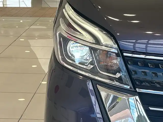 日産 デイズ ルークス HWS X Vセレクション 埼玉県 2017(平29)年 5.6万km プレミアムパープルP インテリジェントエマージェンシーブレーキ/純正SDナビ/　　DVD/フルセグTV/Bluetooth/USB/アラウンドビューモニター/両側パワースライドドア/ハーフレザーシート/純正15インチアルミホイール/純正LEDヘッドライト/純正フロアマット/ETC/スマートキー×2/禁煙車