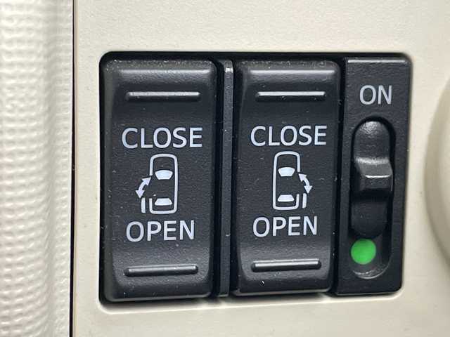 ダイハツ ムーヴ キャンバス G メイクアッフ SA Ⅱ 愛知県 2017(平29)年 1.8万km パールホワイトⅢ/ナチュラルベージュマイカメタリック 2トーン 禁煙車/純正8インチナビ/(Bluetooth/CD/DVD/SD/USB/HDMI/フルセグTV 品番:NSZP-X67D)/全方位カメラ/(バックカメラ)/衝突軽減ブレーキ/レーンキープアシスト/後部コーナーセンサー/ETC/両側パワースライドドア/アイドリングストップ/スマートキー/プッシュスタート/LEDヘッドライト/オートライト/フロントフォグランプ/純正フロアマット/ベンチシート