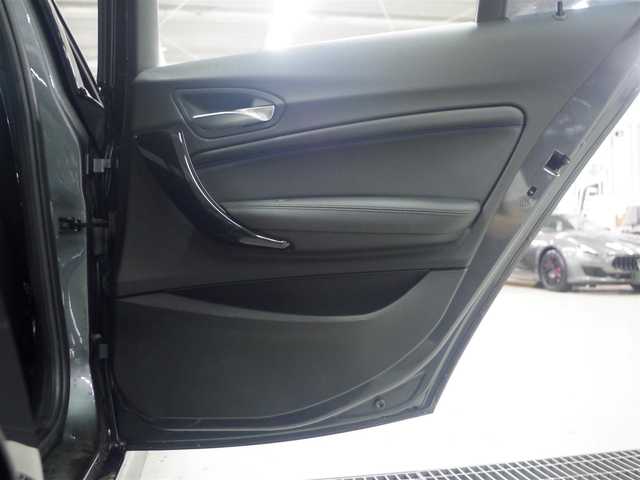 ＢＭＷ １１８ｄ Mスポーツ エディションシャドー 兵庫県 2019(令1)年 4.7万km ミネラルグレー ダーク・ヘッドライト/リア・ランプ（専用装備）/ハイグロス・ブラック・キドニー・グリル（専用装備）/18インチ Mライト・アロイ・ホイール・ダブルスポーク ジェット・ブラック（専用装備）/コーナー・クロス アンソラジット/グレー・ハイライト/ハイグロス・ブラック・トリム/パール・クローム・ハイライト/インテリア・バッヂ（専用装備）/パーキング・サポート・パッケージ（特別装備）/ACC/アクティブ・クルーズ・コントロール（ストップ＆ゴー機能付/特別装備）/コンフォート・パッケージ（特別装備）