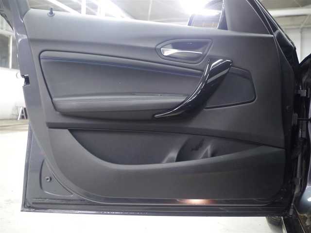 ＢＭＷ １１８ｄ Mスポーツ エディションシャドー 兵庫県 2019(令1)年 4.7万km ミネラルグレー ダーク・ヘッドライト/リア・ランプ（専用装備）/ハイグロス・ブラック・キドニー・グリル（専用装備）/18インチ Mライト・アロイ・ホイール・ダブルスポーク ジェット・ブラック（専用装備）/コーナー・クロス アンソラジット/グレー・ハイライト/ハイグロス・ブラック・トリム/パール・クローム・ハイライト/インテリア・バッヂ（専用装備）/パーキング・サポート・パッケージ（特別装備）/ACC/アクティブ・クルーズ・コントロール（ストップ＆ゴー機能付/特別装備）/コンフォート・パッケージ（特別装備）