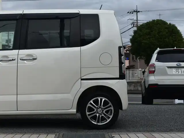 ホンダ Ｎ ＢＯＸ G Lパッケージ 神奈川県 2015(平27)年 3.5万km プレミアムホワイトパール 両側パワースライドドア/クルーズコントロール/純正メモリナビ/：ワンセグTV/：CD DVD再生/：Bluetoothオーディオ/：バックカメラ/：ステアリングスイッチ/純正HIDヘッドライト/：オートヘッドライト/ETC/純正フロアマット/：ドアバイザー/ロールサンシェード（後席左右）/オートエアコン/：プラズマクラスター