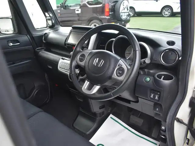 ホンダ Ｎ ＢＯＸ G Lパッケージ 神奈川県 2015(平27)年 3.5万km プレミアムホワイトパール 両側パワースライドドア/クルーズコントロール/純正メモリナビ/：ワンセグTV/：CD DVD再生/：Bluetoothオーディオ/：バックカメラ/：ステアリングスイッチ/純正HIDヘッドライト/：オートヘッドライト/ETC/純正フロアマット/：ドアバイザー/ロールサンシェード（後席左右）/オートエアコン/：プラズマクラスター