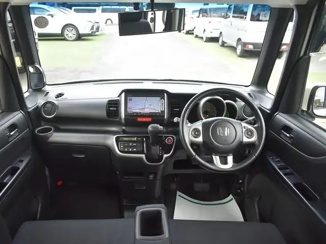 ホンダ Ｎ ＢＯＸ G Lパッケージ 神奈川県 2015(平27)年 3.5万km プレミアムホワイトパール 両側パワースライドドア/クルーズコントロール/純正メモリナビ/：ワンセグTV/：CD DVD再生/：Bluetoothオーディオ/：バックカメラ/：ステアリングスイッチ/純正HIDヘッドライト/：オートヘッドライト/ETC/純正フロアマット/：ドアバイザー/ロールサンシェード（後席左右）/オートエアコン/：プラズマクラスター