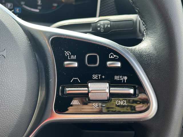 メルセデス・ベンツ ＣＬＡ２００ｄ 愛媛県 2020(令2)年 4.3万km ポーラホワイト レーダーセーフティパッケージ/ナビゲーションパッケージ/アクティブパーキングアシスト/LEDハイパフォーマンスヘッドランプ/純正18インチAW/10.25インチワイドディスプレイ/　Bluetooth/フルセグTV/ハーフレザーシート/前席パワーシート/革巻きステアリング/ドライブレコーダー/置くだけ充電/スペアキー×1/社外フロアマット/スカッフイルミネーション/保証書