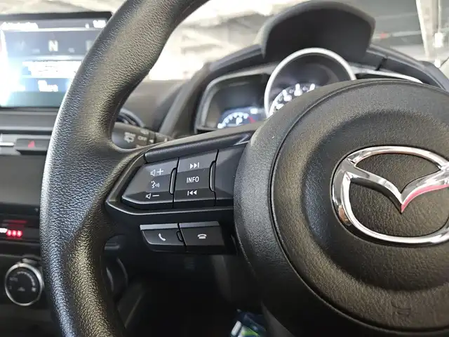 マツダ マツダ２ 15S スマートエディション 岩手県 2023(令5)年 3.1万km ディープクリスタルブルーマイカ 〇純正8型ナビ/〇フルセグTV/〇バックカメラ/〇全周囲カメラ/〇ETC/〇コーナーセンサー/〇ブラインドスポットモニタリング/〇クリアランスソナー/〇衝突被害軽減ブレーキ/〇LEDヘッドランプ/〇プライバシーガラス/〇オートエアコン/〇ステアリングスイッチ/〇プッシュスタートボタン/〇スマートキー/プッシュエンジンスタート/〇スペアキー/〇禁煙車