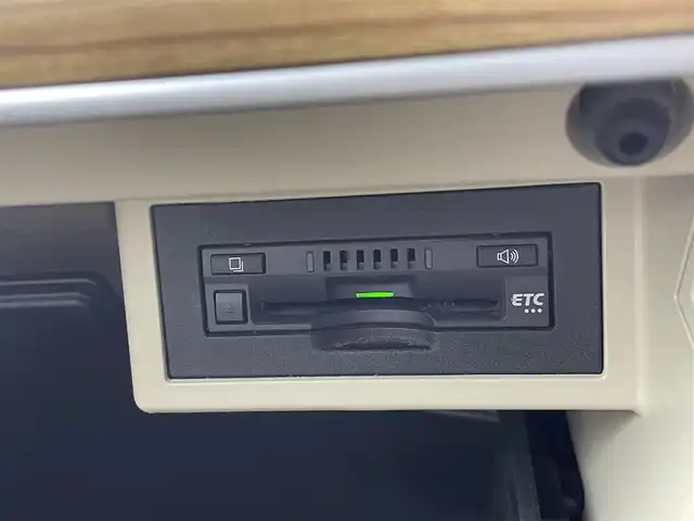 トヨタ ランドクルーザー プラド TX Lパッケージ 熊本県 2022(令4)年 6.5万km ホワイトパールクリスタルシャイン 純正SDナビ(フルセグTV/CD/DVD/BT/FM/AM)/サンルーフ/バックカメラ/トヨタセーフティセンス/・プリクラッシュセーフティ/・レーンディパーチャアラート/・クリアランスソナー/・ロードサインアシスト/・オートマチックハイビーム/・レーダークルーズコントロール/革シート/前席パワーシート/前席シートヒーター/前席シートクーラー/ステアリングリモコン/ビルトインETC/センターデフロック/純正フロアマット/スペアキー