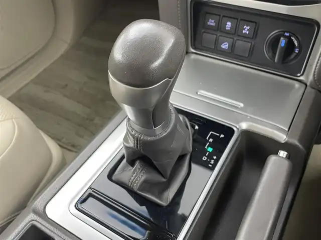 トヨタ ランドクルーザー プラド TX Lパッケージ 熊本県 2022(令4)年 6.5万km ホワイトパールクリスタルシャイン 純正SDナビ(フルセグTV/CD/DVD/BT/FM/AM)/サンルーフ/バックカメラ/トヨタセーフティセンス/・プリクラッシュセーフティ/・レーンディパーチャアラート/・クリアランスソナー/・ロードサインアシスト/・オートマチックハイビーム/・レーダークルーズコントロール/革シート/前席パワーシート/前席シートヒーター/前席シートクーラー/ステアリングリモコン/ビルトインETC/センターデフロック/純正フロアマット/スペアキー