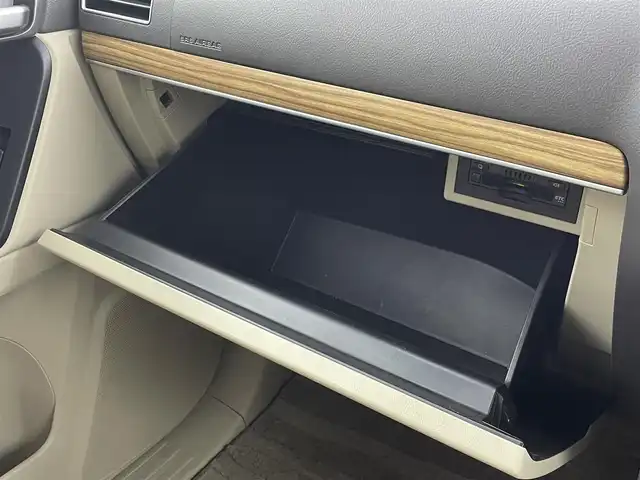 トヨタ ランドクルーザー プラド TX Lパッケージ 熊本県 2022(令4)年 6.5万km ホワイトパールクリスタルシャイン 純正SDナビ(フルセグTV/CD/DVD/BT/FM/AM)/サンルーフ/バックカメラ/トヨタセーフティセンス/・プリクラッシュセーフティ/・レーンディパーチャアラート/・クリアランスソナー/・ロードサインアシスト/・オートマチックハイビーム/・レーダークルーズコントロール/革シート/前席パワーシート/前席シートヒーター/前席シートクーラー/ステアリングリモコン/ビルトインETC/センターデフロック/純正フロアマット/スペアキー