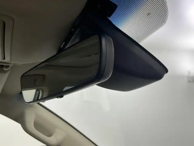 トヨタ ランドクルーザー プラド TX Lパッケージ 熊本県 2022(令4)年 6.5万km ホワイトパールクリスタルシャイン 純正SDナビ(フルセグTV/CD/DVD/BT/FM/AM)/サンルーフ/バックカメラ/トヨタセーフティセンス/・プリクラッシュセーフティ/・レーンディパーチャアラート/・クリアランスソナー/・ロードサインアシスト/・オートマチックハイビーム/・レーダークルーズコントロール/革シート/前席パワーシート/前席シートヒーター/前席シートクーラー/ステアリングリモコン/ビルトインETC/センターデフロック/純正フロアマット/スペアキー