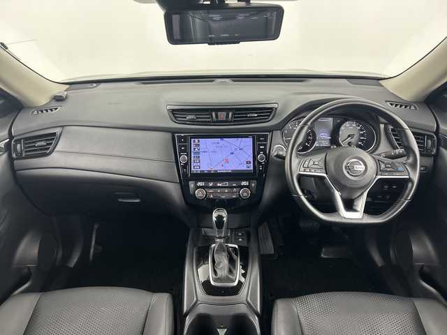 日産 エクストレイル 20Xi 愛知県 2021(令3)年 5.6万km ダイヤモンドブラック 禁煙車/ワンオーナー/純正9インチナビ/（CD/DVD/Bluetooth/フルセグTV/SD)/全方位カメラ/プロパイロット/衝突軽減ブレーキ/レーンキープアシスト/レーダークルーズコントロール/コーナーセンサー/オートマチックハイビーム/インテリジェントルームミラー/ETC/ドライブレコーダー/シートヒーター/前席パワーシート/パワーバックドア/アイドリングストップ/純正18インチアルミホイール/スマートキー/スペアキー1本/プッシュスタート/LEDヘッドライト/フロントフォグランプ/オートライト/純正フロアマット/横滑り防止装置/電子パーキングブレーキ/オートホールド