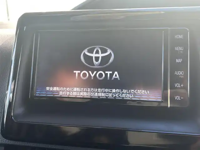 トヨタ エスクァイア Xi 大阪府 2019(令1)年 2.8万km ブラック 純正ナビ　/  フルセグＴＶ/CD/DVD/Bluetooth/USB　/バックモニター　/トヨタセーフティセンス/コーナーセンサー　/片側パワースライドドア　/クルーズコントロール　/アイドリングストップ　/前方ドライブレコーダー/純正15インチアルミホイール　/純正フロアマット　/スマートキー　/ＥＴＣ　/ＬＥＤ