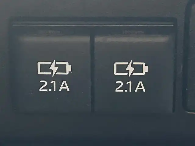 トヨタ エスクァイア Xi 大阪府 2019(令1)年 2.8万km ブラック 純正ナビ　/  フルセグＴＶ/CD/DVD/Bluetooth/USB　/バックモニター　/トヨタセーフティセンス/コーナーセンサー　/片側パワースライドドア　/クルーズコントロール　/アイドリングストップ　/前方ドライブレコーダー/純正15インチアルミホイール　/純正フロアマット　/スマートキー　/ＥＴＣ　/ＬＥＤ