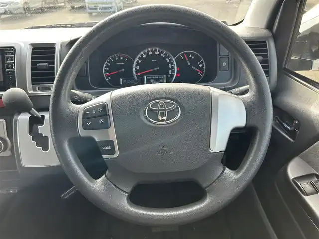 トヨタ ハイエース グランドキャビン 佐賀県 2017(平29)年 9.1万km ホワイトパールクリスタルシャイン ワンオーナー/アルパイン7インチナビ/バックカメラ/フルセグテレビ/CD/DVD/Bluetooth/SD/FM.AM/後席フリップダウンモニター/片側パワースライドドア/オートライト/ETC/プッシュスタート/前後ドライブレコーダー/スマートキー/メカニカルキー×2/保証書/取扱説明書