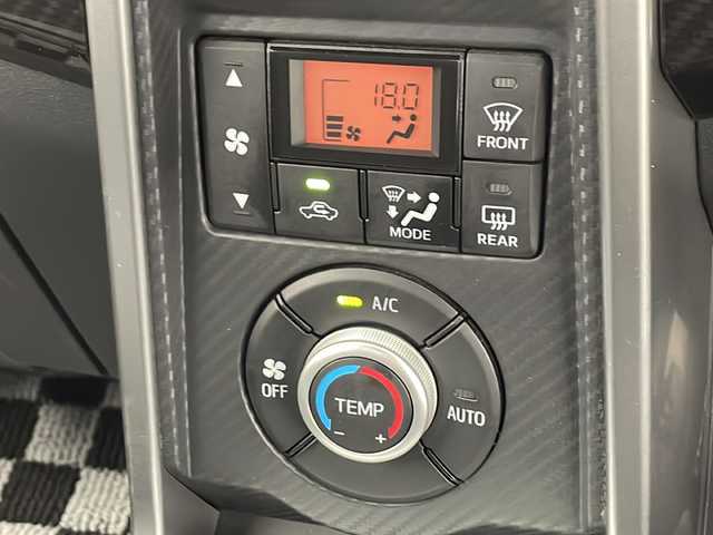 ダイハツ コペン ローブ S 千葉県 2018(平30)年 4.4万km ブラックマイカメタリック 5速MT/RECARO製シート/7インチナビ【AVIC-RW801】/（FM/AM/CD/DVD/フルセグTV/Bluetooth）/ETC/スマートキー/プッシュスタート/シートヒーター/電動格納ミラー/革巻きステアリング/ステアリングスイッチ/LEDヘッドライト/フロントフォグランプ/プッシュスタート/スマートキー/純正フロアマット