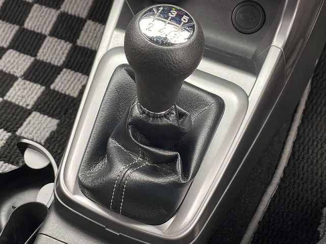ダイハツ コペン ローブ S 千葉県 2018(平30)年 4.4万km ブラックマイカメタリック 5速MT/RECARO製シート/7インチナビ【AVIC-RW801】/（FM/AM/CD/DVD/フルセグTV/Bluetooth）/ETC/スマートキー/プッシュスタート/シートヒーター/電動格納ミラー/革巻きステアリング/ステアリングスイッチ/LEDヘッドライト/フロントフォグランプ/プッシュスタート/スマートキー/純正フロアマット